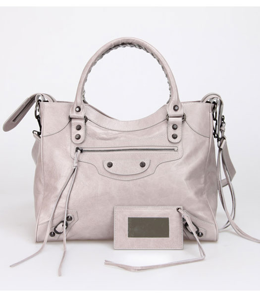 Balenciaga medio della borsa in grigio chiaro olio di cuoio chiodi di rame